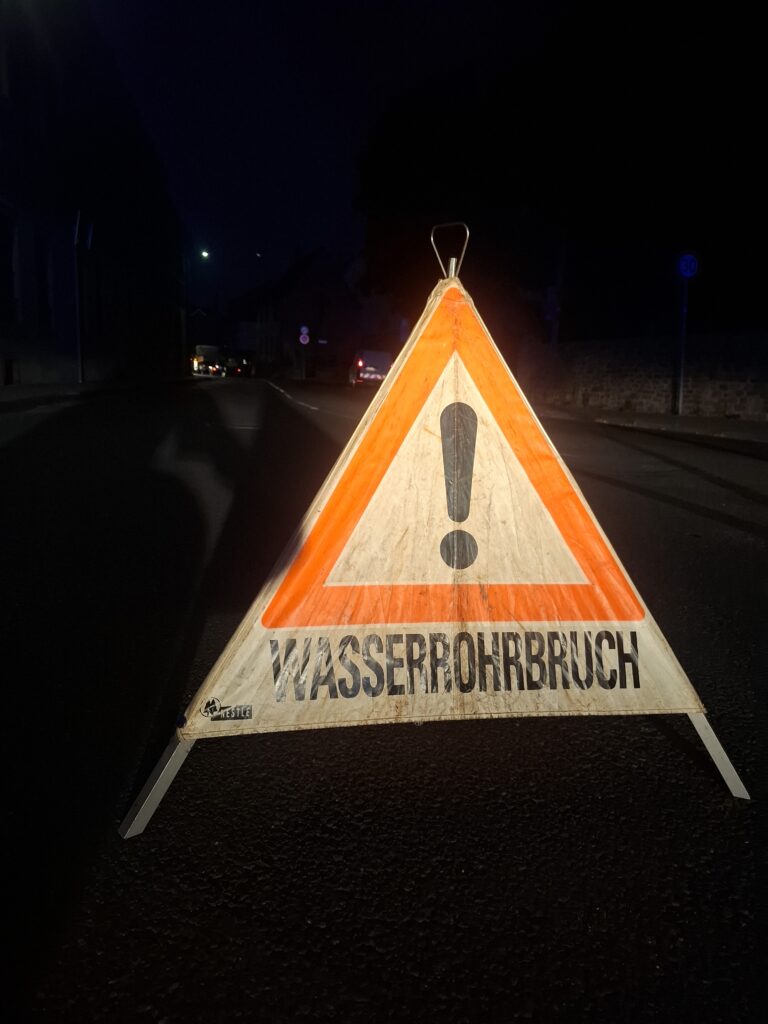Presseinfo 09/2025 Wasserrohrbruch Winkel